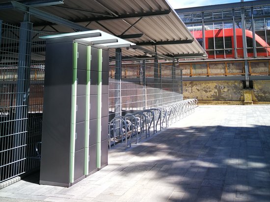 Schließfächer der Fahrradservicestation am Bahnhof