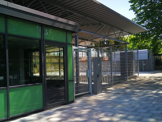 Eingang der Fahrradservicestation am Bahnhof